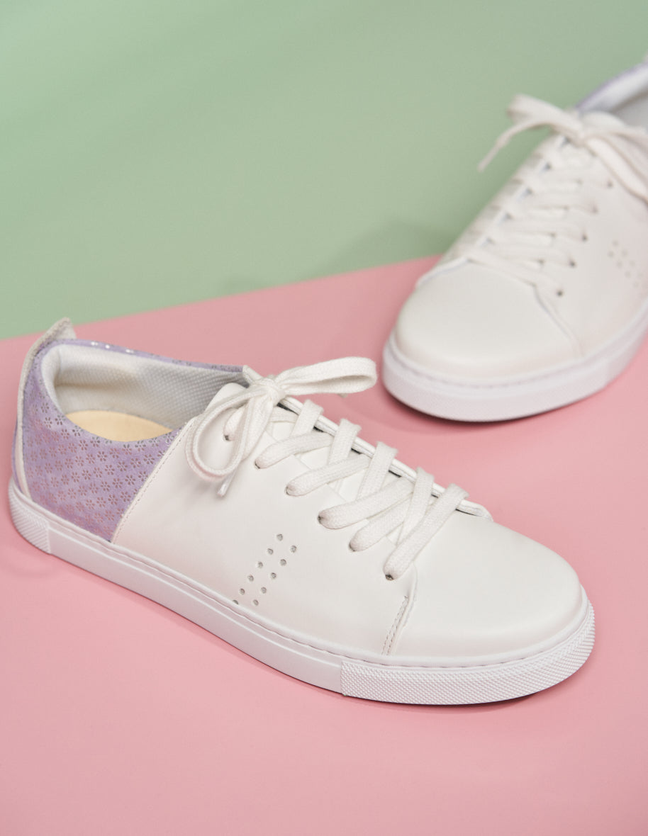 Baskets basses Renée - Cuir blanc et suède floral lilas